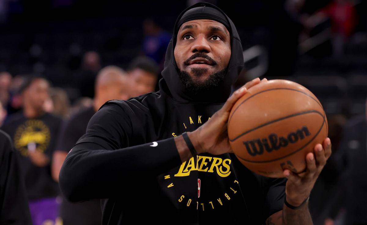 关于詹姆斯重返赛场，战术调整首场状态出色，DWG观众沸腾！上演精彩一战的信息-九游平台