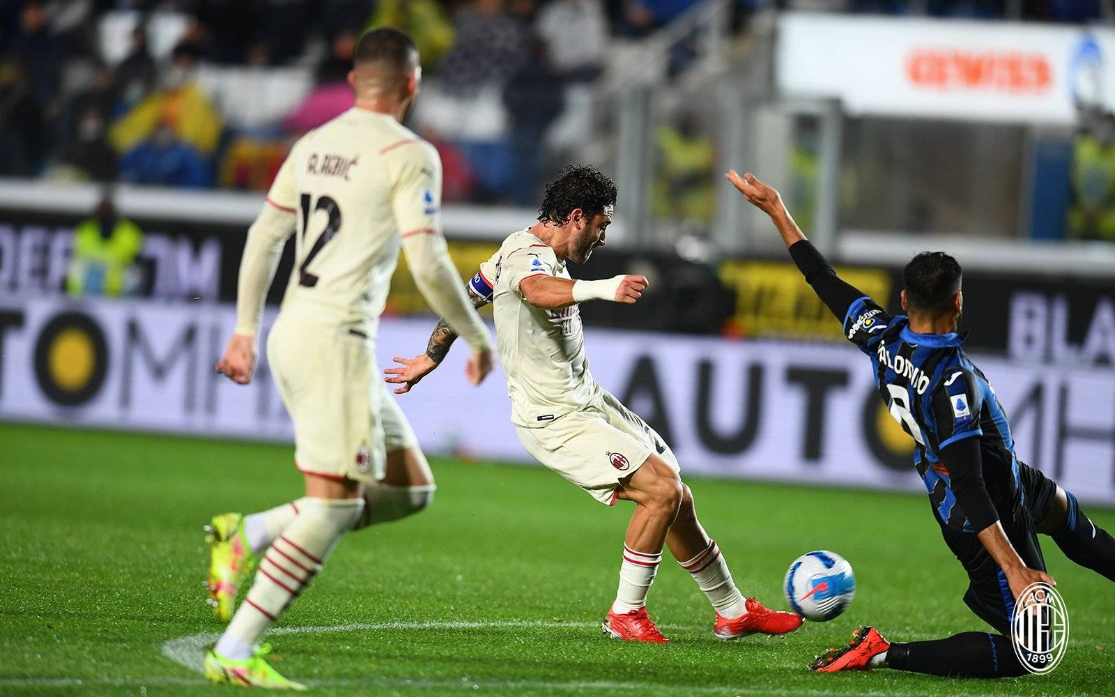 那不勒斯训练开放日；转会期强势反弹引欢呼；意甲在即；医务组通报恢复的简单介绍-九游官网